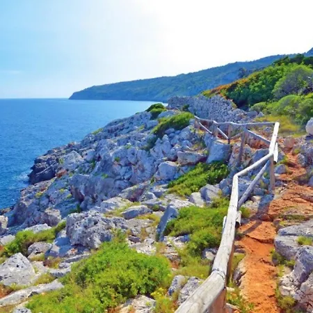 Holiday home Sulvia - Alloggi Vista Mare Con Giardino Privato *