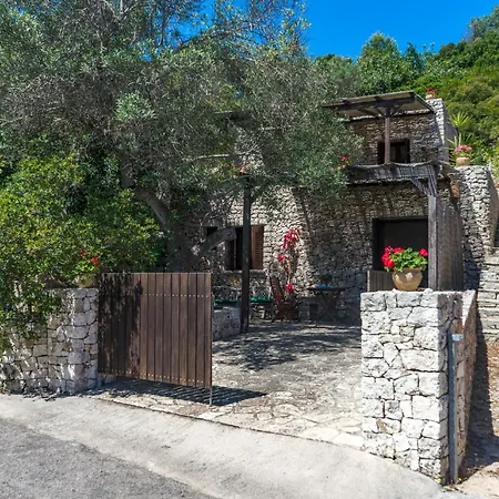 Sulvia - Alloggi Vista Mare Con Giardino Privato Holiday home *