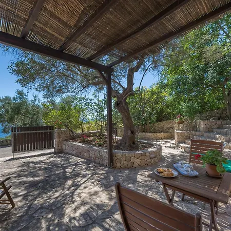 Sulvia - Alloggi Vista Mare Con Giardino Privato Corsano (Apulia)
