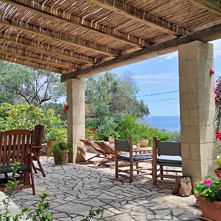Hébergement de vacances Sulvia - Alloggi Vista Mare Con Giardino Privato