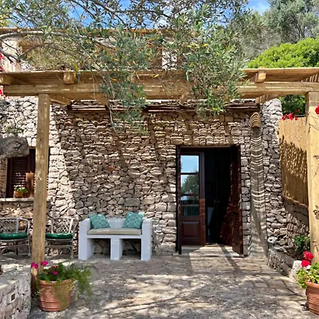 Hébergement de vacances Sulvia - Alloggi Vista Mare Con Giardino Privato